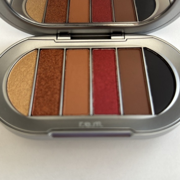 r.e.m.Beauty Bundle Eyeshadow Palette & Matte Lipstick Tiramisu - Picture 3 of 10